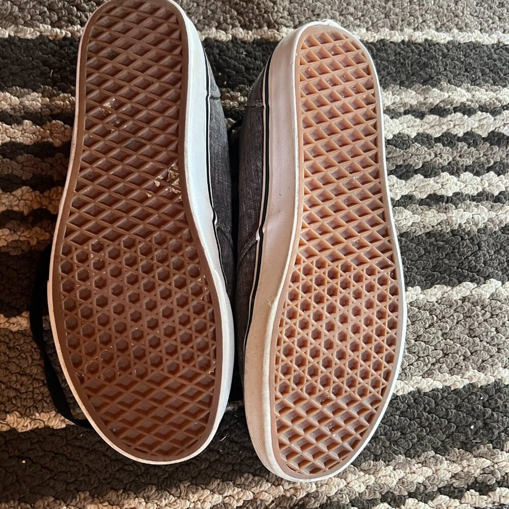 Vans - Picture 3 of 6